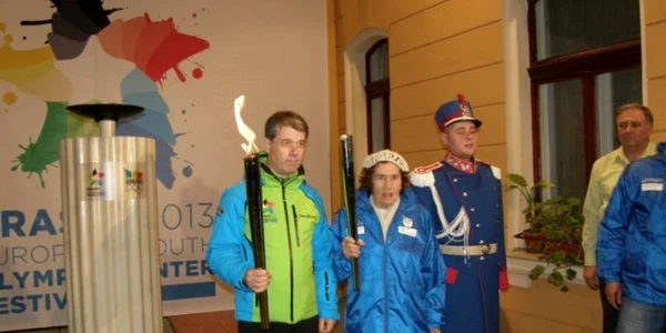 Romica Dîmboianu Pop a aprins flacăra olimpică la FOTE 2013