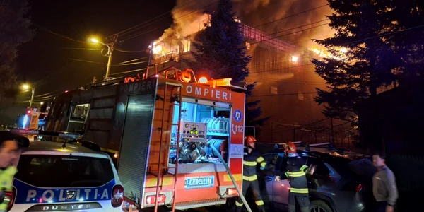 IncendiuSector5 jpg, FOTO ISU Bucureşti -Ilfov
