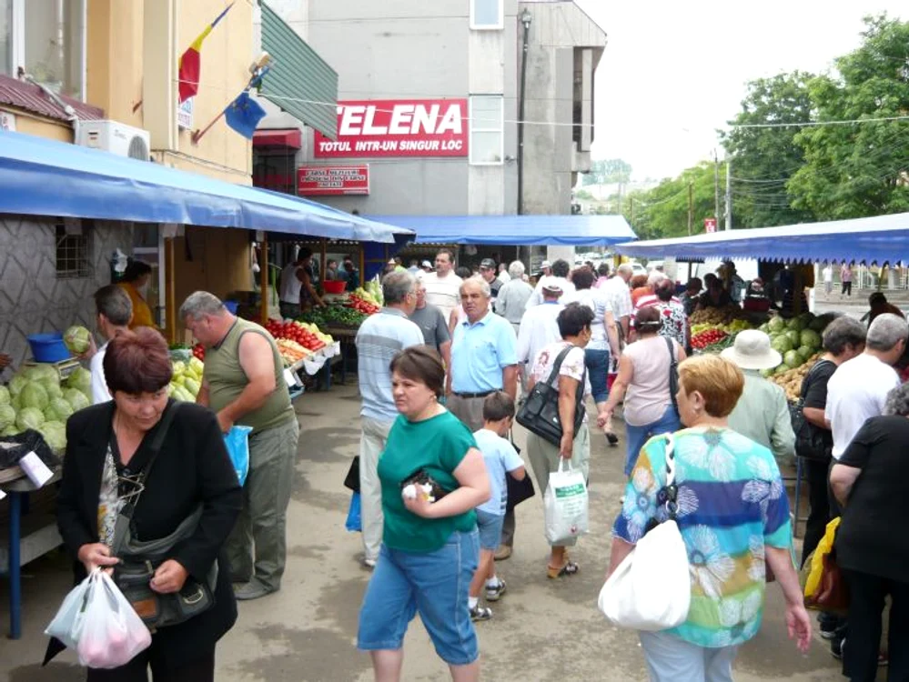 Controale ale poliţiştilor în 15 pieţe agroalimentare din Capitală        FOTO Adevărul
