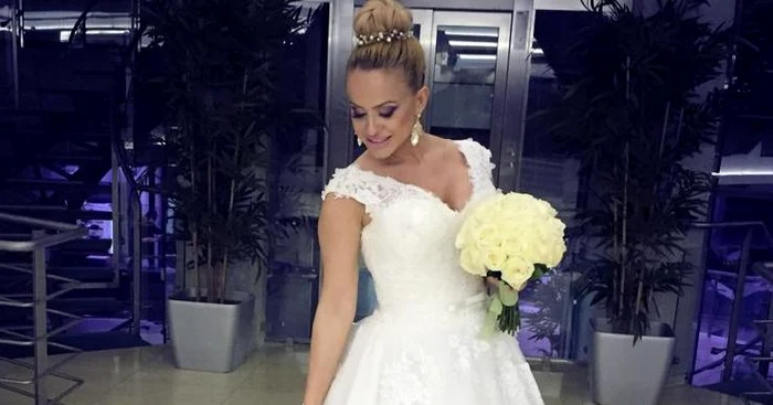 
    Anda Adam a fost surprinsă în maşină alături de mama eiFoto: Arhiva personală  