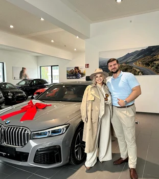 Cristina Vasiu și-a mai îndeplinit un vis și și-a schimbat mașina cu o alta mult mai spațioasă și elegantă care costă cât tot apartamentul ei, mai precis, 90.000 de euro