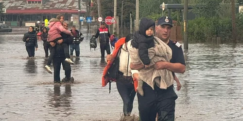 PAG 3 MAIN Inundații la Slobozia Conachi FOTO ISU Galați jpg