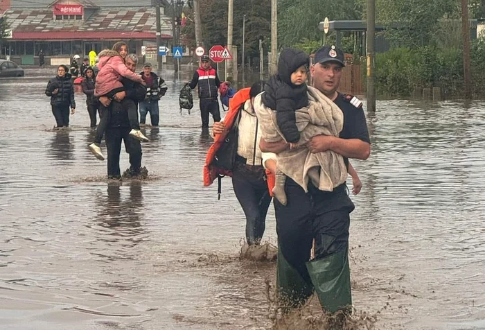Inundații la Slobozia Conachii, județul Galați. FOTO: ISU Galați