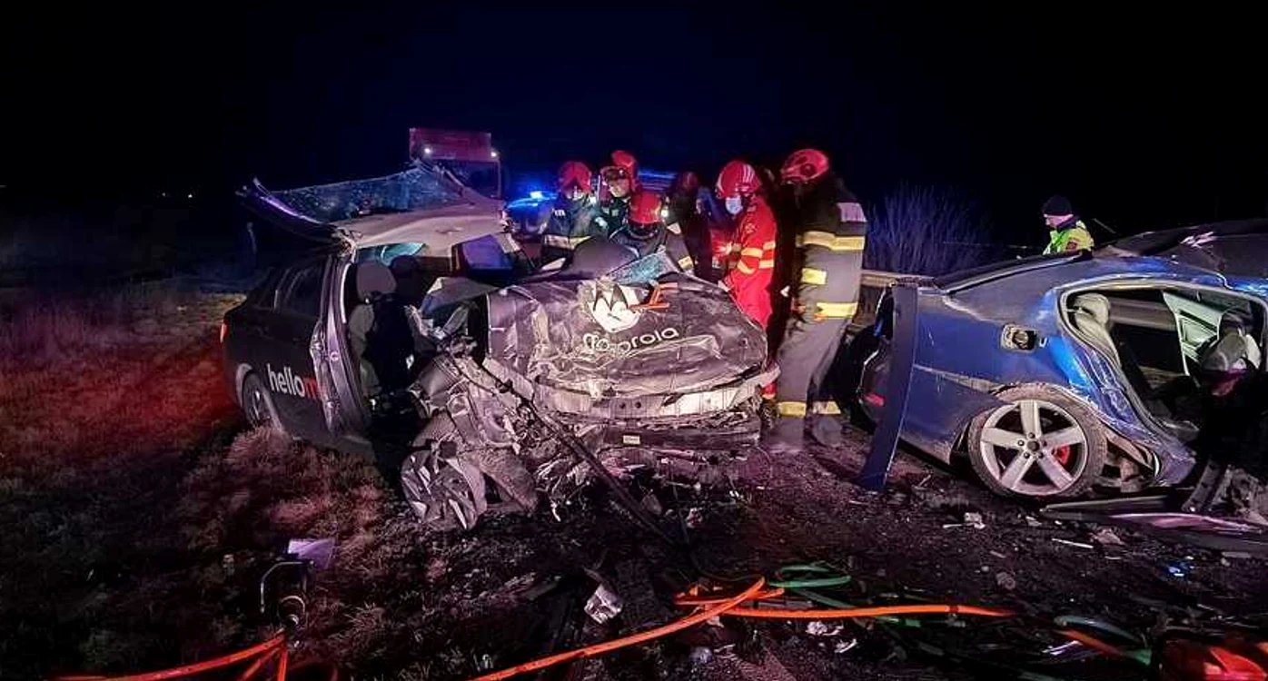 O persoană a murit, iar alta a fost rănită grav, într-un accident în județul Brăila.FOTO: ISU Brăila