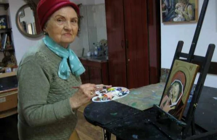 Maria Gheorghe la şevalet FOTO Valentin Trufaşu