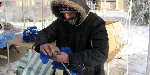 Gheorghe Niţă confecţionează sorcove de 15 ani