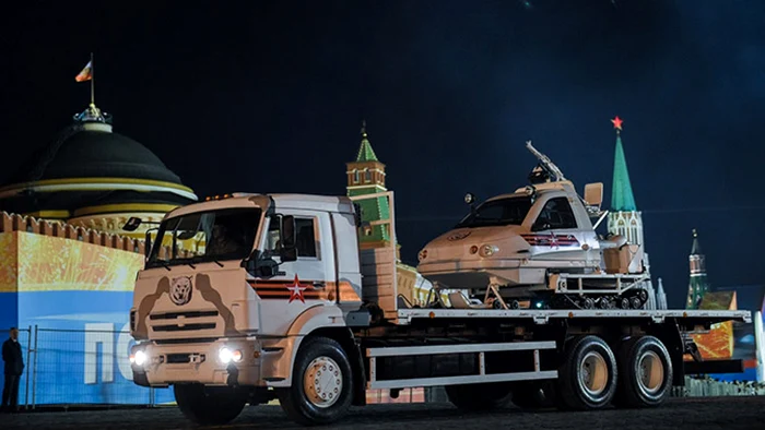 Snowmobilul TTM 190-40 adus la Moscova pentru parada de Ziua Victoriei FOTO tvzvezda.ru