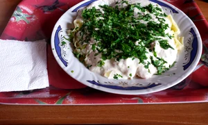 tagliatele cu creveti si sos alb jpeg