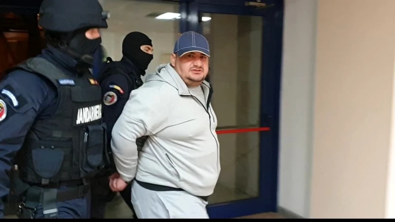 Un poliţist a fost destituit după mai multe vizite făcute lui Lucian Boncu, când interlopul era în arest la domiciliu  FOTO pressalert.ro