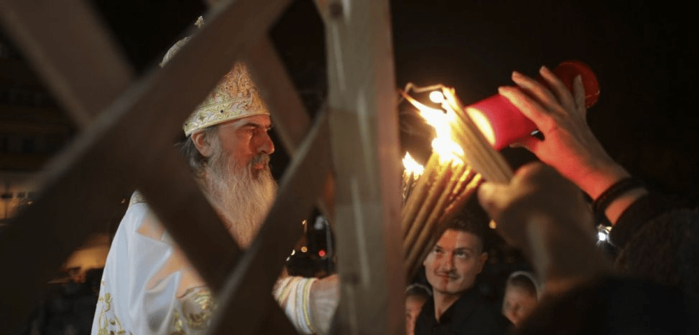 Procesiune cu Sfânta Lumină, la malul Mării Negre. A doua Înviere oficiată de IPS Teodosie 