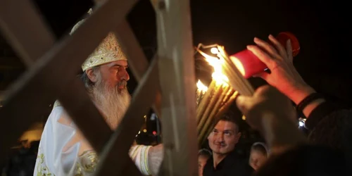 Slujba de Înviere  oficiată de ÎPS Teodosie la Catedrala Sfinţii Petru şi Pavel în Constanţa FOTO Inquam Photos / Octav Ganea