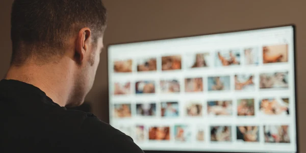 Pornografie hartuire internet sex FOTO Shutterstock jpg