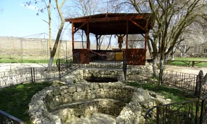 Izvorul de la Manastirea Sf  Dionisie Exiguul si Sf  Efrem jpg