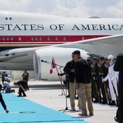 Aeronava Air Force One care l-a adus pe Trump în Ankara FOTO Profimedia 