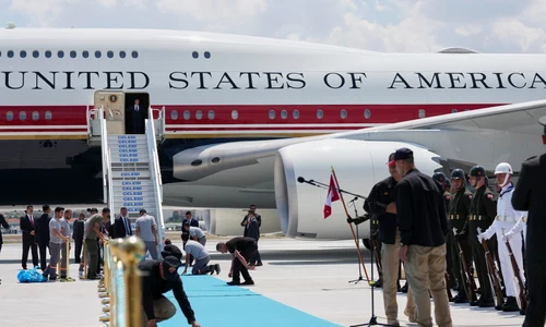 Aeronava Air Force One care l-a adus pe Trump în Ankara FOTO Profimedia 