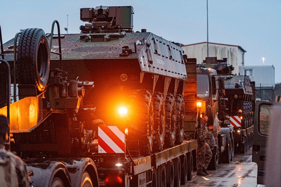 MApN: Două convoaie cu tehnică militară franceză au intrat în România
