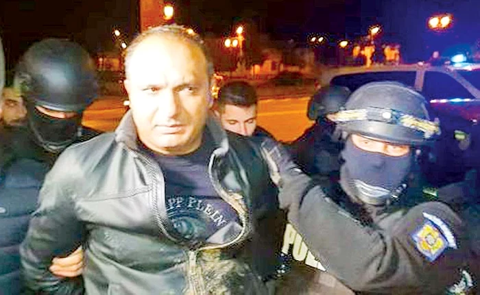 El a lovit-o şi a jefuit-o pe tânără în faţa liftului