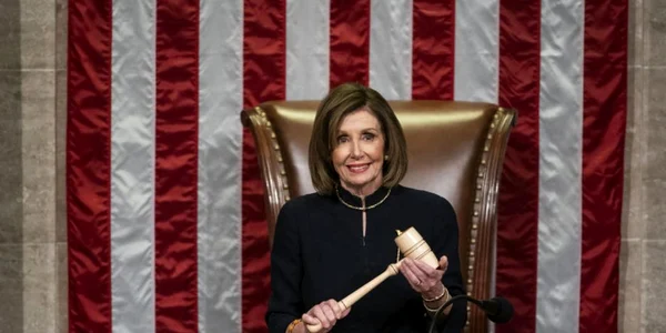 Nancy Pelosi deschizand votul pentru punerea sub acuzare a lui Donald Trump FOTO EPA-EFE