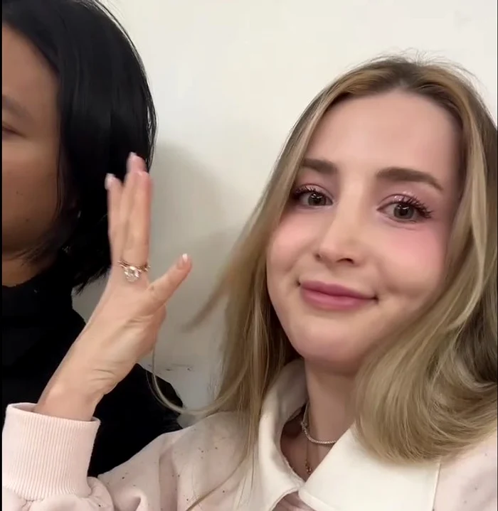 O româncă și-a dus mâncarea de acasă la restaurant FOTO: Captură video TikTok/ @viatainasia