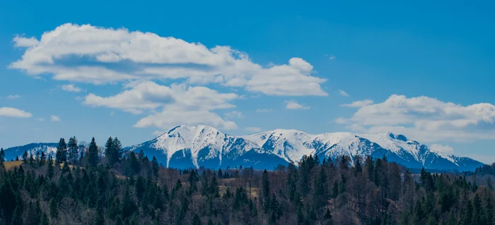 Muntii Tibles FOTO Shutterstock