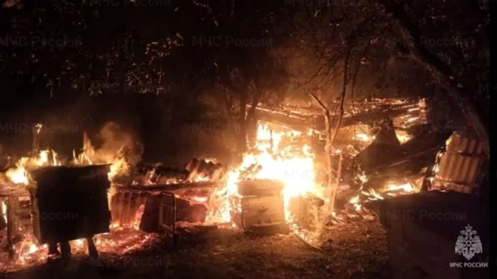 Explozia munițiilor din depozitul din Briansk au declanșate incedii puternice/ FOTO:X