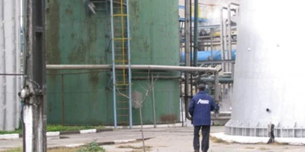 Bacău: Accident de muncă la combinatul chimic