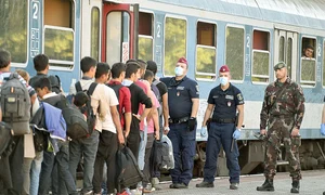 În Ungaria, 5 114 imigranţi au fost reţinuţi în raiduri ale poliţiei jpeg