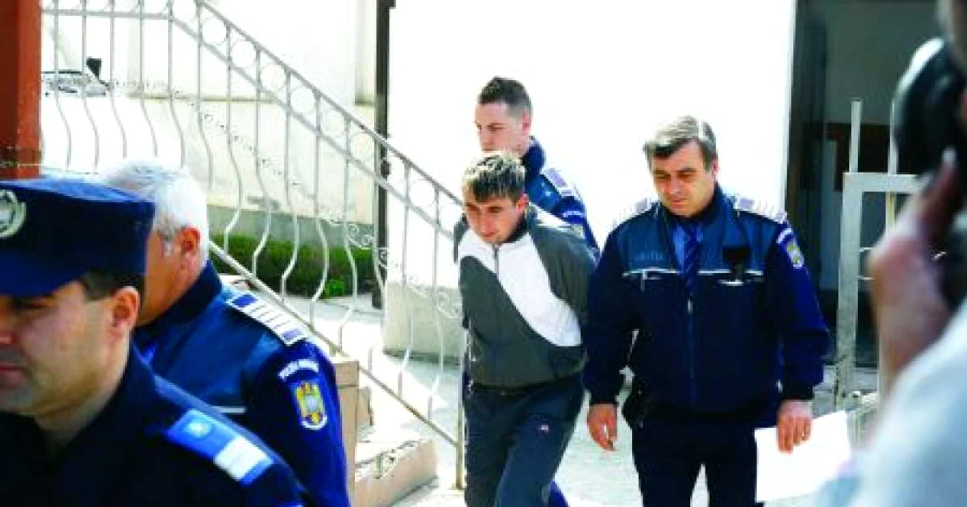 Tânărul spune că nu a văzut că a lovit două persoane 