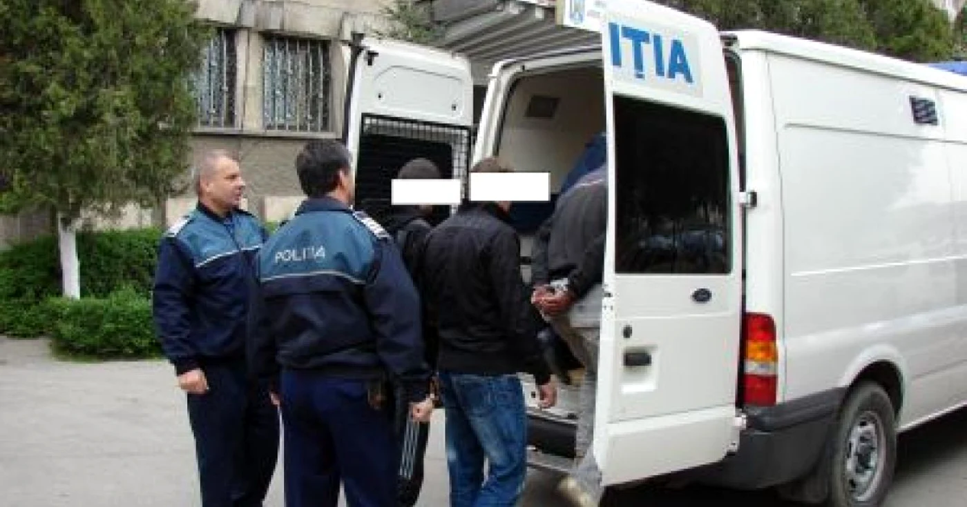 S-au ales cu dosar penal pentru furt calificat