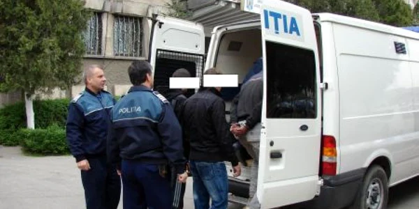 S-au ales cu dosar penal pentru furt calificat