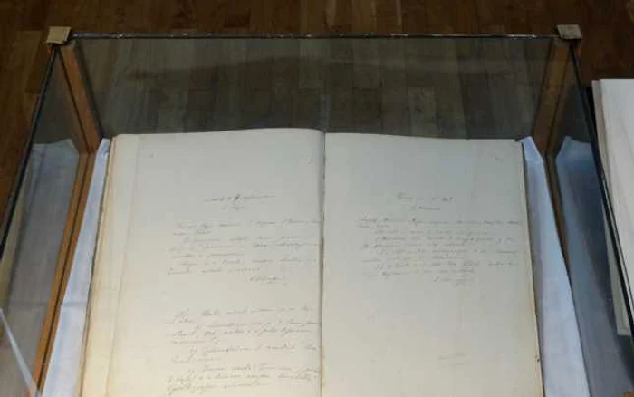 ”Jurnalul Junimii” în original, expus pentru prima dată la Ipoteşti FOTO Tupiluş Daniel
