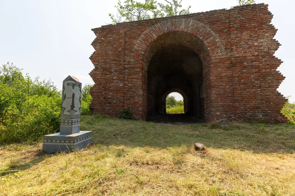 Insula Șimian, ostrovul care trebuia să salveze Ada-Kaleh. Povestea cetății mutate pe Dunăre după construcția Porților de Fier