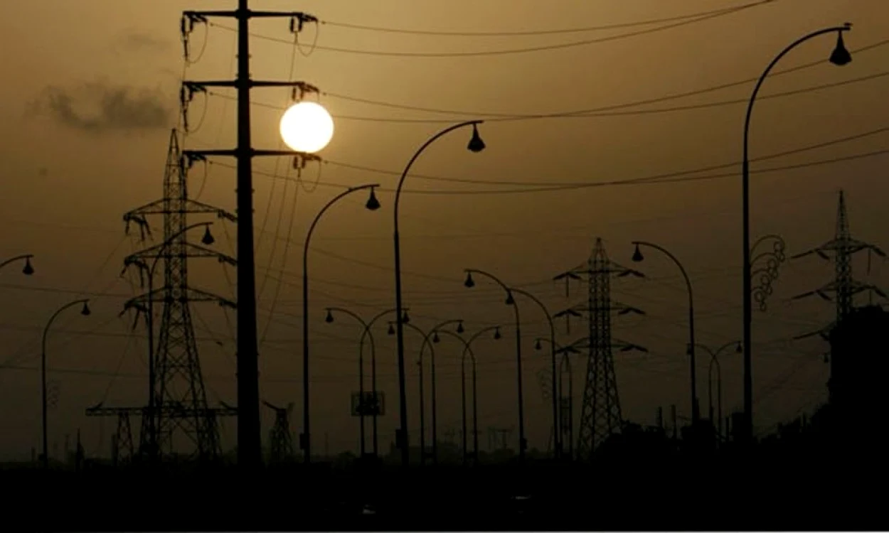 Pakistan s-a trezit fără curent.noaptea trecută. FOTO Dawn.com
