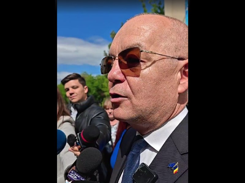 Emil Boc consideră că alegerile de azi reprezintă „referendum pentru menținerea României în Uniunea Europeană”