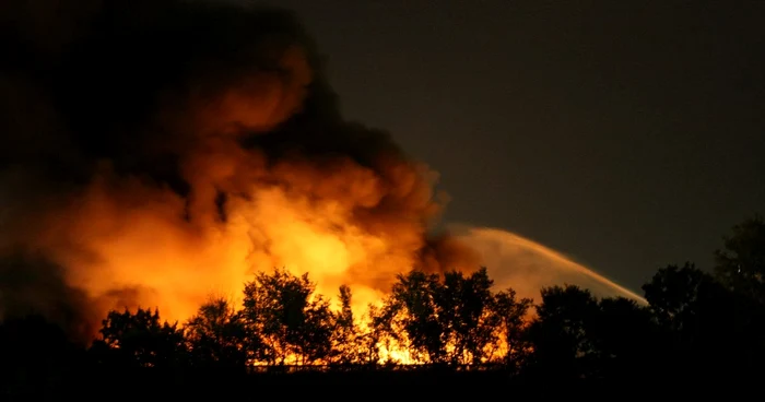 Incendiul a izbucnit în urmă cu o săptămână. Foto Arhivă