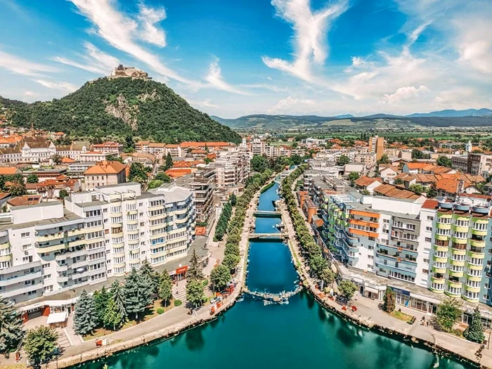 Deva, mica Veneție - imagine trucată. Autor Eddie Răduț / Facebook.