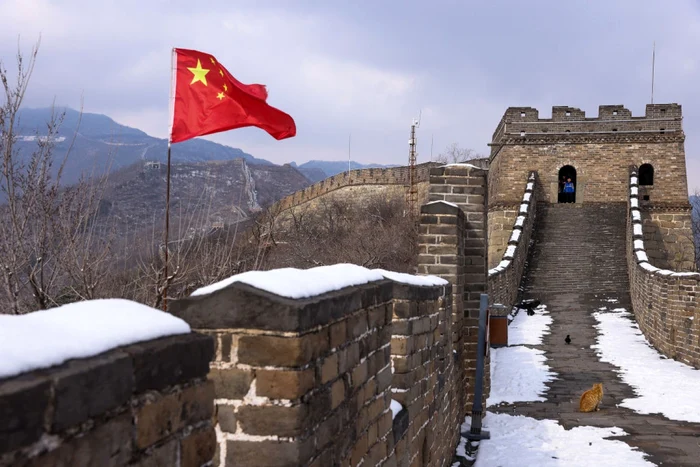 Steagul Chinei pe Marele Zid Chinezesc