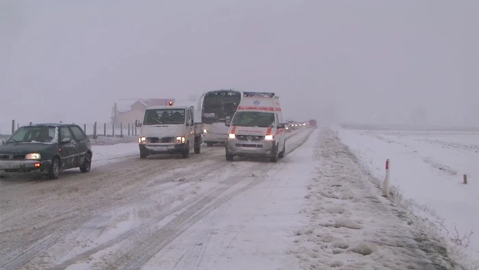 Traficul a fost aproape blocat de ninsoare la Suceava