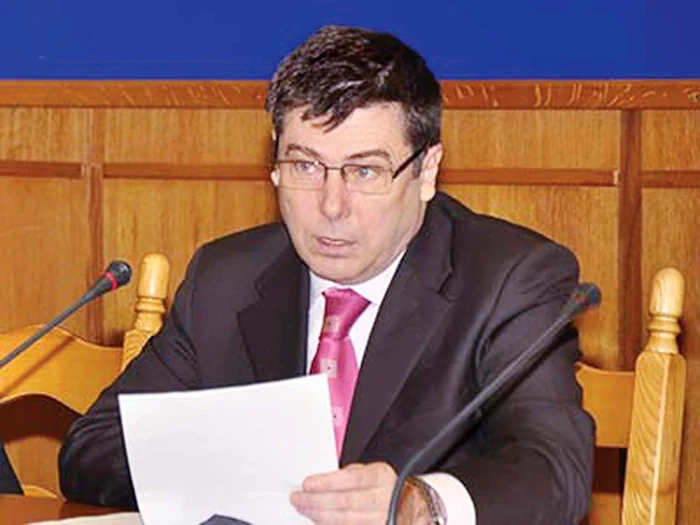 Florin Tecău vorbea porcos cu femeile pe care le agăţa, chiar şi-n timpul şedinţelor de lucru