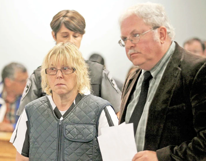 
    Joyce Mitchell este acuzată că a făcut sex cu Richard Matt şi cu David Sweat înainte de  a-i scăpa din puşcărieFoto: AP  
