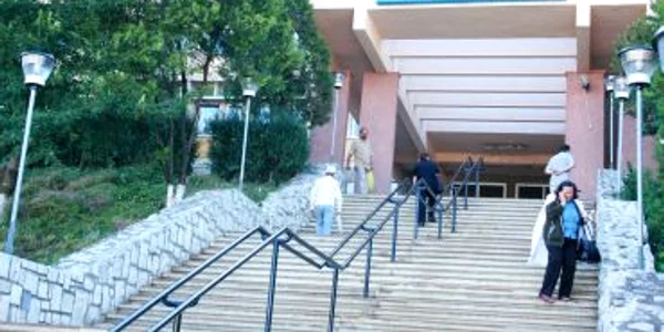 Neamţ: Infirmieră agresată de o pacientă- Revista presei