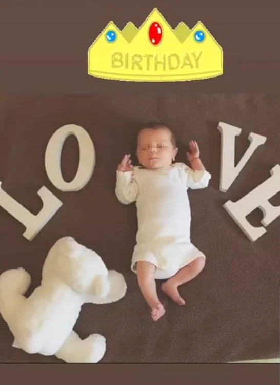 Aşa arăta Traian jr. la scurt timp după ce Elena l-a adus acasă de la maternitate