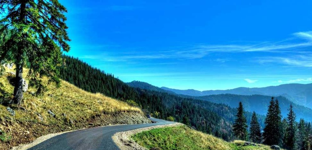 Drumul de poveste al Bucovinei. Șoseaua dintre nori, care ascunde comorile domnilor moldoveni VIDEO 