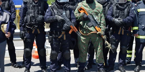 jandarmi la Portile de Fier II