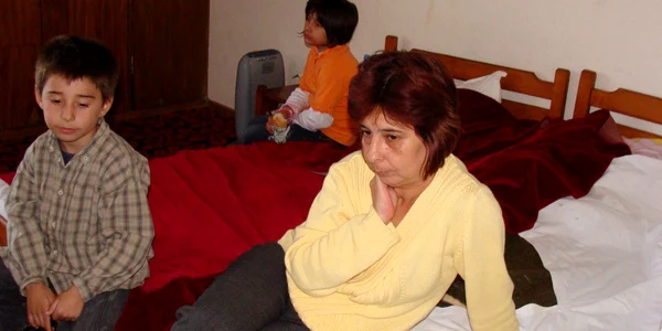 Familia legendei Sandu Neagu trăieşte de pe o zi pe alta