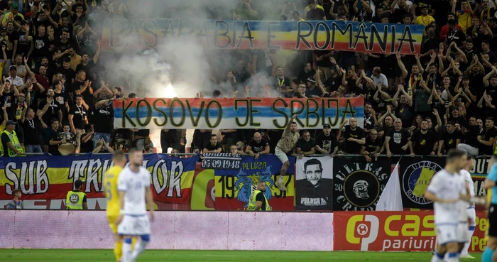Bannerele pentru care FRF a fost sanționată de UEFA. FOTO Inquam Photos/ George Calin