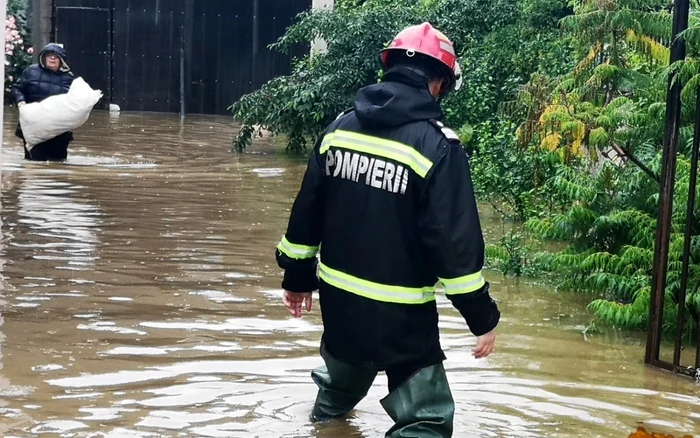 Zeci de zone din țară sunt sub avertizare Cod galben de inundații. FOTO arhivă ISU ARGEȘ