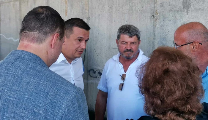 Grindeanu și Umbrărescu pe șantierul Centurii Timișoara-Sud FOTO Ștefan Both