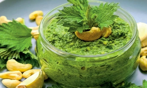 pesto de urzici cu cau jpg