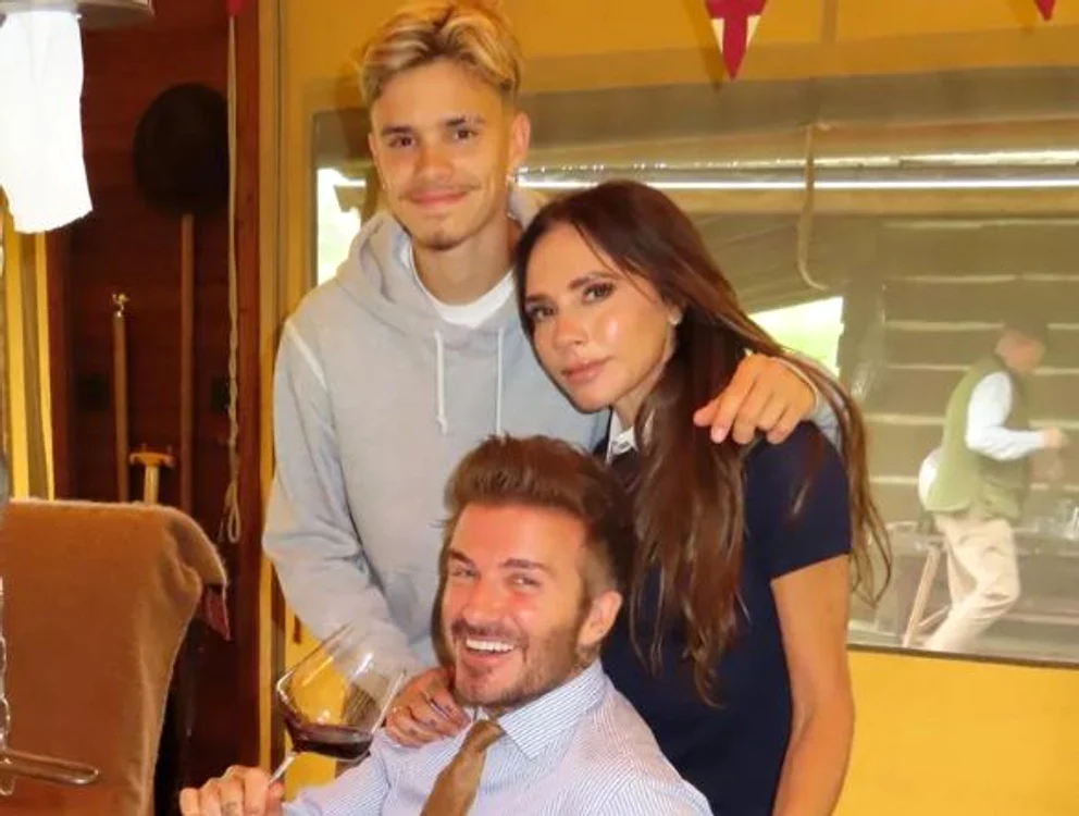 Romeo Beckham, alături de părinții lui, David și Victoria Beckham